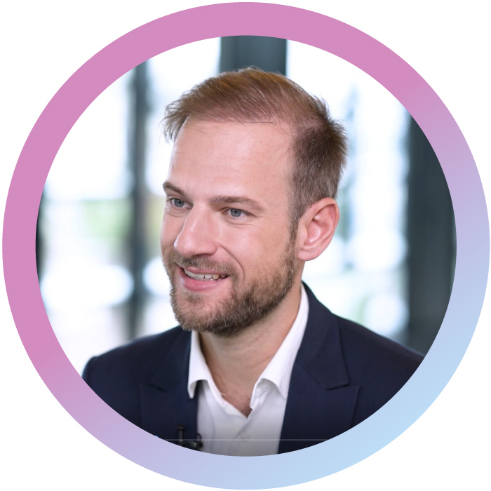 Anthony, Responsable contentieux