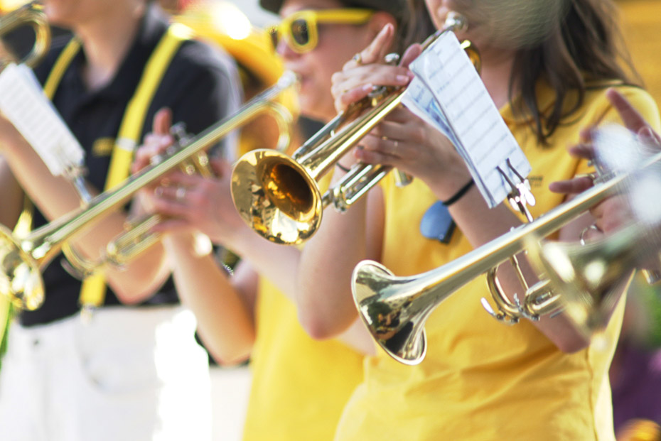 groupe musical avec instrument