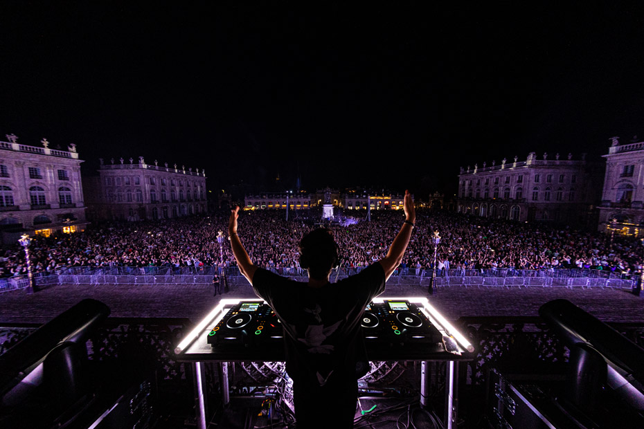 Notre-Dame de Paris - DJ - foule