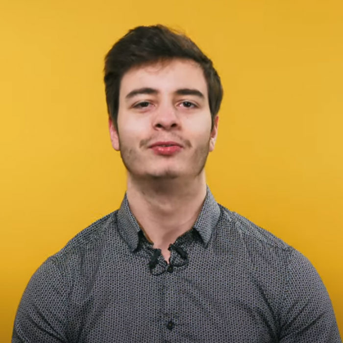 Léo, Chef de Projet Digital Junior